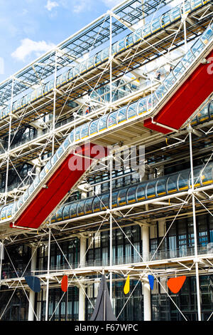 Das Centre Pompidou in Paris entworfen im Stil der High-Tech Architektur Stockfoto
