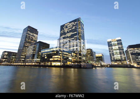 Londons Canary Wharf Financial District in der Nacht [Part1] Stockfoto