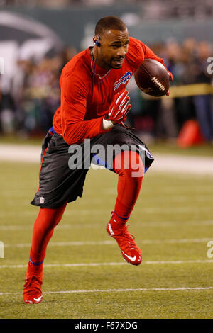 East Rutherford, New Jersey, USA. 12. November 2015. Buffalo Bills Wide Receiver Robert Woods (10) in Aktion während der Warm-ups vor dem NFL-Spiel zwischen den Miami Dolphins und die New York Jets MetLife Stadium in East Rutherford, New Jersey. Die Buffalo Bills gewann 22-17. Christopher Szagola/CSM/Alamy Live-Nachrichten Stockfoto
