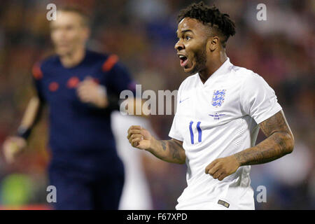 Estadio José Rico Pérez, Alicante, Spanien. 13. November 2015. Internationales Freundschaftsspiel. Spanien gegen England. Englands Raheem Sterling reagiert, nachdem gerade seinen Schuss Credit verpassen: Action Plus Sport/Alamy Live News Stockfoto