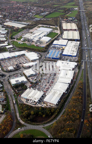 Luftaufnahme des Birstall Shopping Park, West Yorkshire, Großbritannien Stockfoto