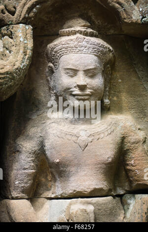 Angkor, Kambodscha: Bas Relief Steinschnitt von einem gesagt (Gottheit) Ta Som Tempel. Stockfoto