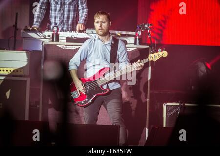 Bologna, Italien. 13. November 2015. Foo Fighters live bei Unipo Arena Credit: Roberto Finizio / alamy Leben Nachrichten Stockfoto