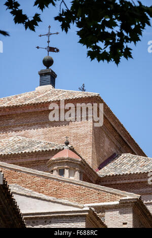Toledo Spanien, Europa, Spanisch, Hispanic World Heritage Site, ToledoPass, Pass, Pulsera Turistica Tour, Blick auf die Iglesia de Santo Tome, Santo Tome, Catholic, chur Stockfoto