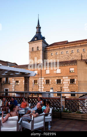 Toledo Spanien, Europa, Spanisch, Hispanic Latino ethnischen Einwanderer Minderheit, Carlos V, Hotel Hotels Unterkunft Inn Motel Motels, Terrasse, teraza, r Stockfoto