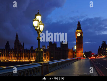 Houses of Parliament und Big Ben in der Nacht, London, UK. Stockfoto