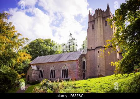 St George & St. Mary Church in Cockington Torquay Devon im späten Herbst 2015 genommen. Oft bezeichnet als einer schönen normannischen Kirche Stockfoto