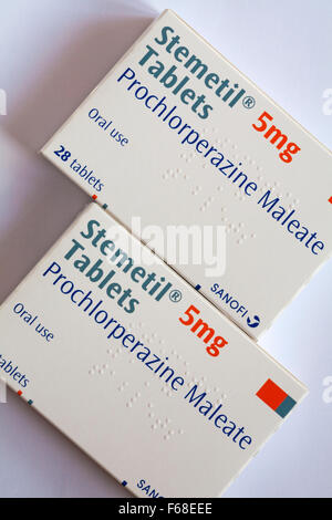 Zwei Packungen mit Stemetil Tabletten Prochlorperazine Maleat setzen auf weißem Hintergrund Stockfoto