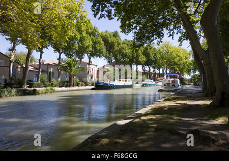 Der Canal du Midi bei Salleles d'Aude Stockfoto