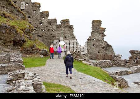 Die Ruinen von Tintagel Castle (English Heritage) in Cornwall, England, UK Stockfoto