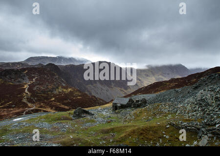 Dubs Hütte-Schutzhütte Fleetwith Pike mit Blick auf Heuhaufen in Buttermere in den Lake District National park Stockfoto