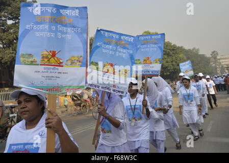 Dhaka, Bangladesch. 14. November 2015. Diabetiker Vereinigung von Bangladesch Kundgebung eine für Welt-Diabetes-Tag am Shahabug in Dhaka, Bangladesch. Am 14. November 2015-Credit: Mamunur Rashid/Alamy Live-Nachrichten Stockfoto