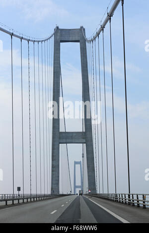 Der große Belt Fixed-Link (Storebæltsforbindelsen) zwischen den dänischen Inseln Seeland und Fünen von Korsør, Dänemark gesehen. Stockfoto