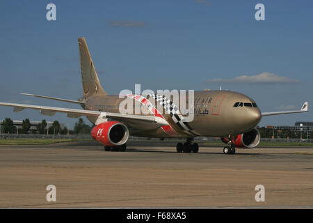 GULF AIR A330 IN FORMEL 1 FARBEN Stockfoto