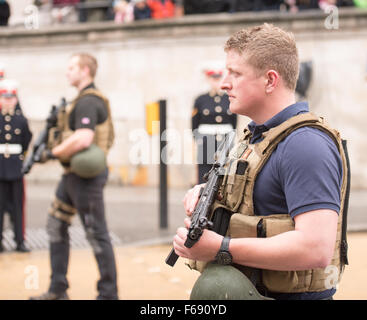 London, UK. 14. November 2015. 4. Bataillon Royal Military Police, bei der Lord Mayor es zeigen Credit: Ian Davidson/Alamy Live-Nachrichten Stockfoto