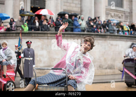 London, UK. 14. November 2015. Teilnehmer des Oberbürgermeisters zeigen Credit: Ian Davidson/Alamy Live News Stockfoto