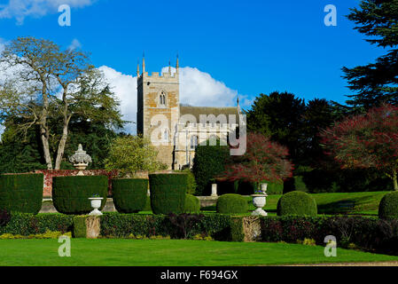 Die Kirche auf dem Gelände des Belton House, in der Nähe von Grantham, Lincolnshire, England UK Stockfoto