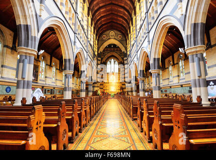 Inneneinrichtung der St. Pauls Cathedral. Die Kathedrale ist ein bedeutendes Wahrzeichen und beeindruckendes Gebäude in Melbourne, Australien. Stockfoto