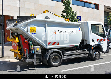 Aix En Provence Street South France moderne französische bin LKW in Straße geparkt Stockfoto