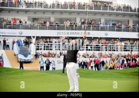 15. November 2015 - Shanghai, Volksrepublik China - KRISTOFFER BROBERG Schweden feiern nach dem Gewinn der BMW Meister im See Malaren Golf Club in Shanghai. Bildnachweis: Marcio Machado/ZUMA Draht/Alamy Live-Nachrichten Stockfoto