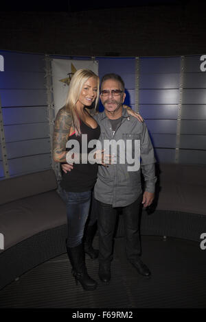 Ricks Kabarett NYC 10. Jubiläumsparty mit "Ronnie Limousinen-Chauffeur" von der Howard Stern Show mit: Britney Shannon, Ronnie Mund Where: New York, New York, Vereinigte Staaten von Amerika bei: 14. Oktober 2015 Stockfoto