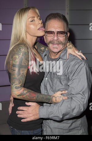 Ricks Kabarett NYC 10. Jubiläumsparty mit "Ronnie Limousinen-Chauffeur" von der Howard Stern Show mit: Britney Shannon, Ronnie Mund Where: New York, New York, Vereinigte Staaten von Amerika bei: 14. Oktober 2015 Stockfoto