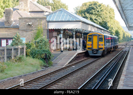 Hebden Bridge Bahnhof in West Yorkshire, England, Vereinigtes Königreich. Stockfoto