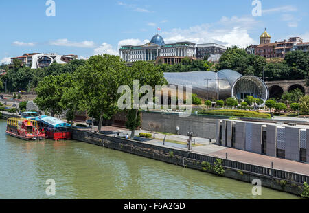 Presidential Palace und Konzert Halle in Rike Park, Tiflis, Georgien Stockfoto