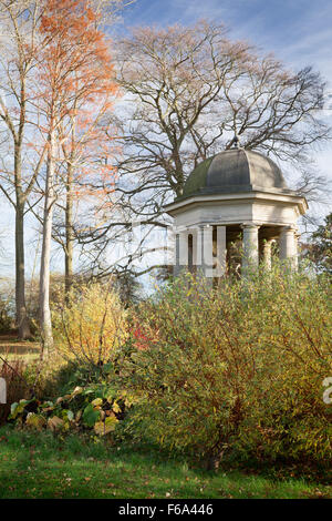 Der Tempel der Winde Doddington Hall and Gardens, Lincolnshire, UK. Herbst, November 2015. Stockfoto