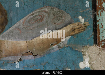 Wandmalerei Texturen gebrochen, Späne Schicht Bestätigungsbrief von der altersschwachen Engel Hand der Wandmalerei "Artemis" von Manos Papamalis Stockfoto