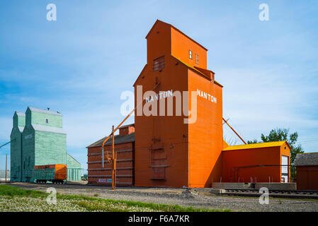 Erbe-Getreidesilos, Nanton, Alberta, Kanada Stockfoto