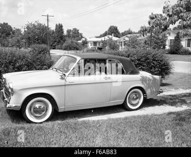 Ein Vintage-Foto des New Hillman Minx Audax Series I Cabriolets, aufgenommen in Tallahassee. Dieses für sein stilvolles Design und seine Technik bekannte Modell repräsentiert die Automobilkultur der Mitte des 20. Jahrhunderts. Stockfoto