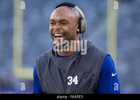 East Rutherford, New Jersey, USA. 15. November 2015. New York Giants Runningback Shane Vereen (34) reagiert während der Warm-ups vor dem NFL-Spiel zwischen den New England Patriots und die New York Giants im MetLife Stadium in East Rutherford, New Jersey. Christopher Szagola/CSM/Alamy Live-Nachrichten Stockfoto