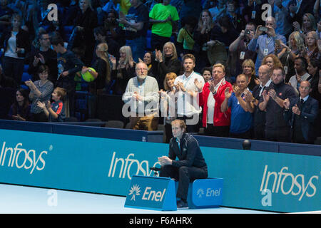 Boris Becker lobt Novak Djokovic nach dem Sieg gegen Kei Nishikori Stockfoto