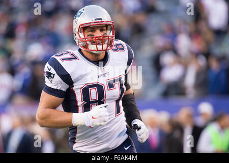 East Rutherford, New Jersey, USA. 15. November 2015. New England Patriots engen Ende Rob Gronkowski (87) in Aktion während der Warm-ups vor dem NFL-Spiel zwischen den New England Patriots und die New York Giants im MetLife Stadium in East Rutherford, New Jersey. Christopher Szagola/CSM/Alamy Live-Nachrichten Stockfoto