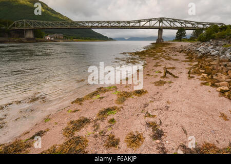 Ballachulish Brücke tragen die A82 Hauptverbindung zwischen Glasgow und Inverness über die Narrows zwischen Lochs Leven und Linnhe Stockfoto