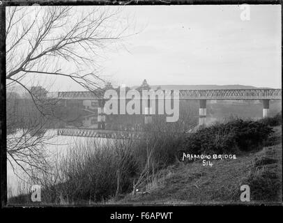 Eisenbahnbrücke über den Whanganui River bei Aramoho Stockfoto