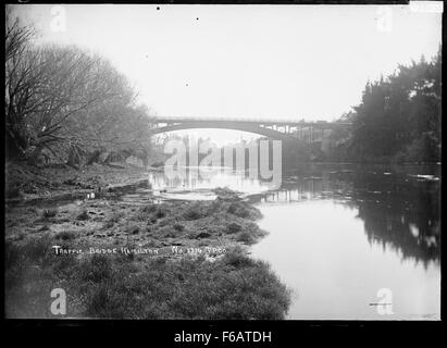 Verkehr-Brücke über den Fluss Waikato in Hamilton, ca. 1910 s Stockfoto