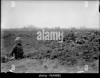 Ersten Weltkrieg Neuseeland Soldaten in Schützengräben in der Nähe von Courcelles, Stockfoto