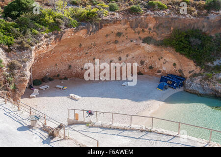 Kleiner Strand in Porto Vromi Bucht auf Zakynthos, Griechenland Stockfoto