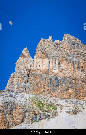 Sass Pordoi Südwand (2952 m) in Gruppo del Sella Dolomiten Alpen Stockfoto