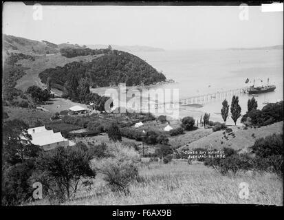 Am Kai, Cowes Bay, Waiheke Island Fähre Stockfoto