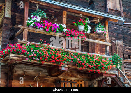 Holzhäuser in Fiesch - Schweiz Stockfoto