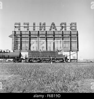 Missouri Pacific Diesel Electric Road Switcher No. 1216 war ein wichtiger Bestandteil der MOPAC-Eisenbahnflotte, die für den Wechsel- und Bahnbetrieb eingesetzt wurde. Diese dieselelektrische Lokomotive diente der Missouri Pacific Railway bei der Verwaltung des Güter- und Zugbetriebs innerhalb der Bahnhöfe. Stockfoto