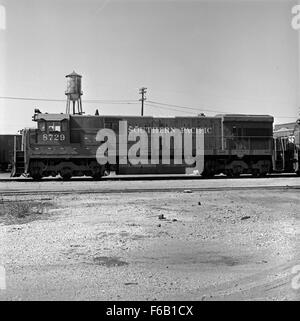 [Southern Pacific, Diesel Electric Road Switcher Nr. 8729] Stockfoto