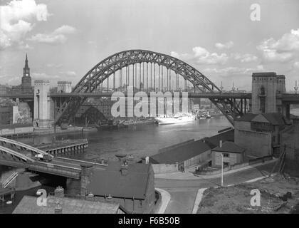 Tyne Bridge und Newcastle Quayside, 1950 Stockfoto