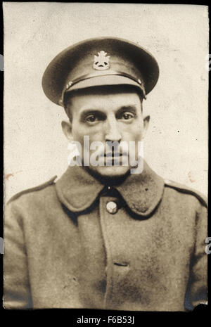 George Fay, Soldat, wegen Diebstahls verhaftet Stockfoto