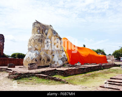 Liegenden Buddha des Wat Lokaya Juline in Ayutthaya, Thailand. Stockfoto