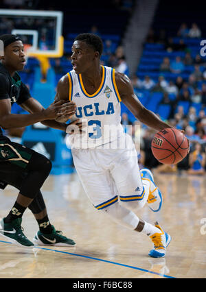 Westwood, CA. 15. November 2015. UCLA Bruins zu schützen (3) Aaron Holiday-Laufwerke in den Korb während ein pre-Season-Spiel zwischen der Cal Poly Mustangs und den UCLA Bruins an Pauley Pavilion in Westwood, Kalifornien. Die UCLA Bruins besiegten die Cal Poly Mustangs 88-83. (Obligatorische Credit: Juan Lainez/MarinMedia/Cal Sport Media) © Csm/Alamy Live-Nachrichten Stockfoto