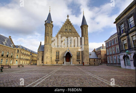 Gotische Fassade der Rittersaal im Binnenhof, Haag, Niederlande Stockfoto